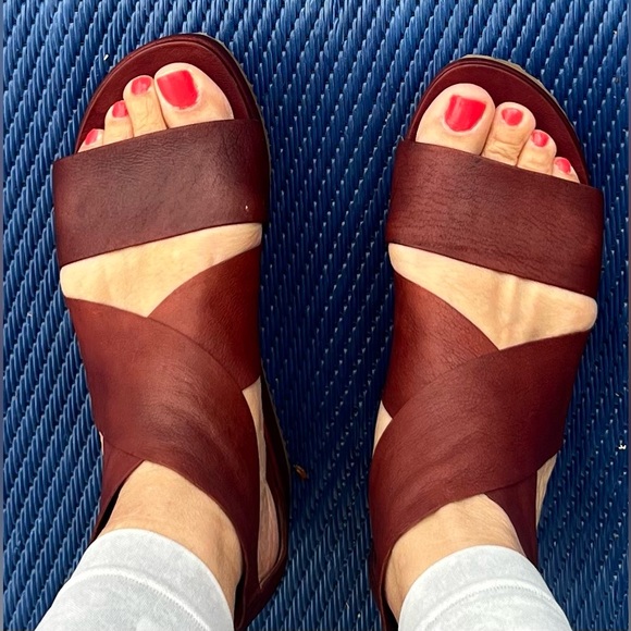 Eileen Fisher Burnt Orange Sport Tumbled Leather Sneaker Sandal, size 6.5. - Picture 1 of 4